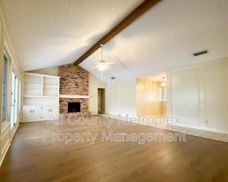 House for rent at 223 Woodcrest Dr, Richardson, TX 75080