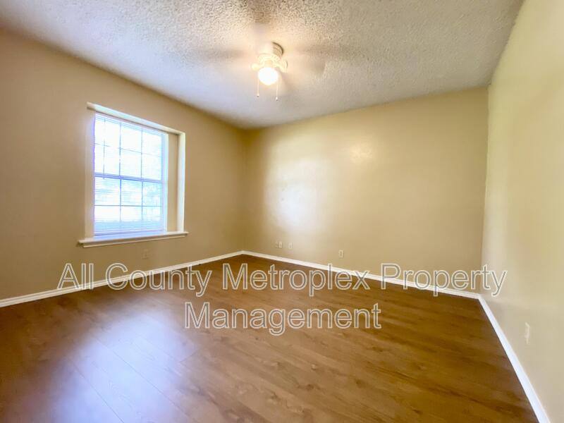 House for rent at 223 Woodcrest Dr, Richardson, TX 75080