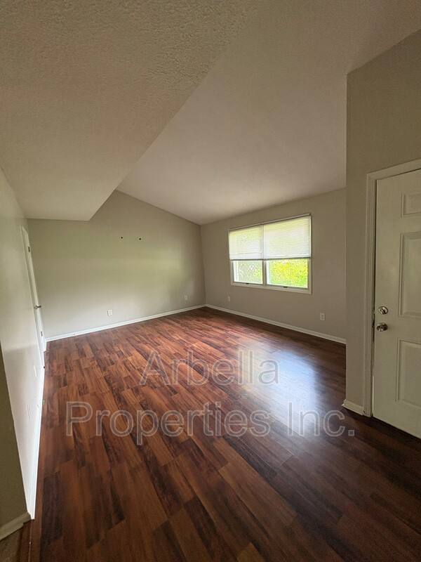 Townhouse for rent at 1816 Presswood Rd, Johnson City, TN 37604