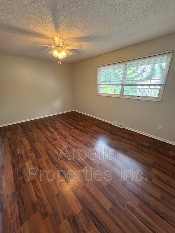 Townhouse for rent at 1816 Presswood Rd, Johnson City, TN 37604
