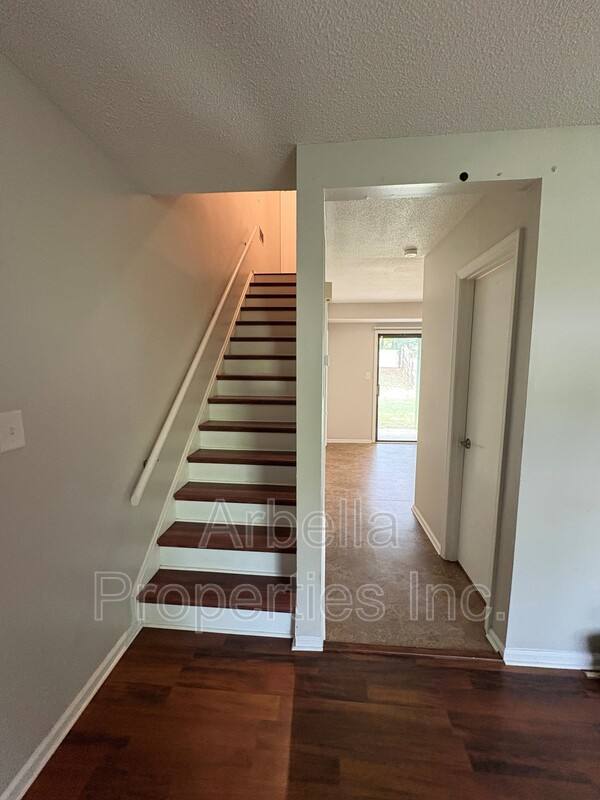 Townhouse for rent at 1816 Presswood Rd, Johnson City, TN 37604