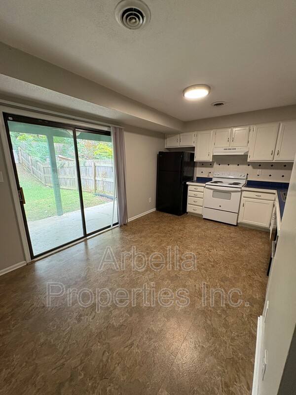 Townhouse for rent at 1816 Presswood Rd, Johnson City, TN 37604