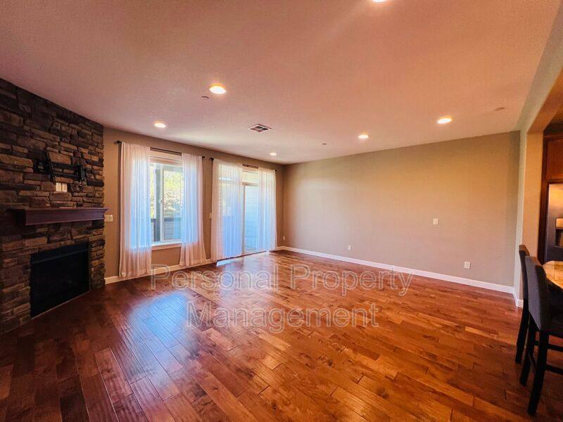 Townhouse for rent at 4307 NW Sage Loop, Camas, WA 98607