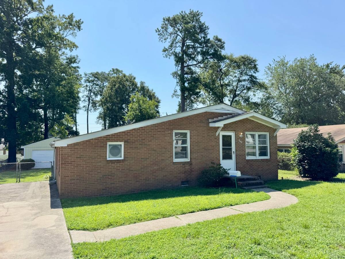 House for rent at 806 Carolina St, Roanoke Rapids, NC 27870