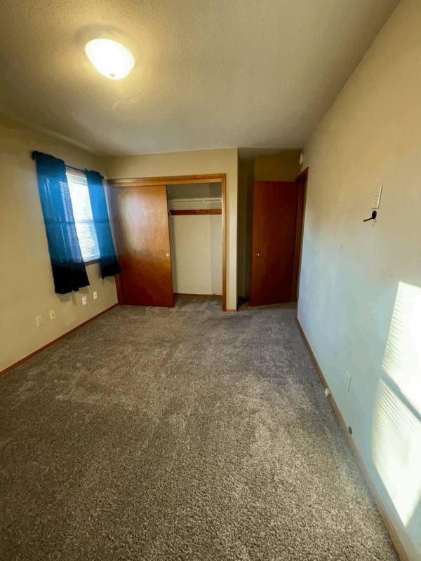 Apartment for rent at 2717 O Ave NW, Cedar Rapids, IA 52405