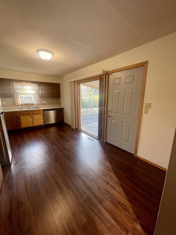 Apartment for rent at 2717 O Ave NW, Cedar Rapids, IA 52405