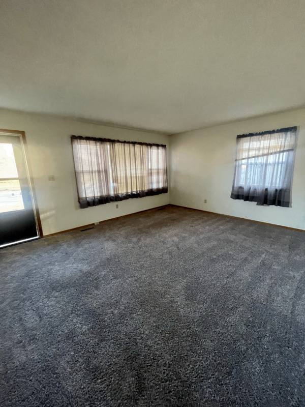 Apartment for rent at 2717 O Ave NW, Cedar Rapids, IA 52405