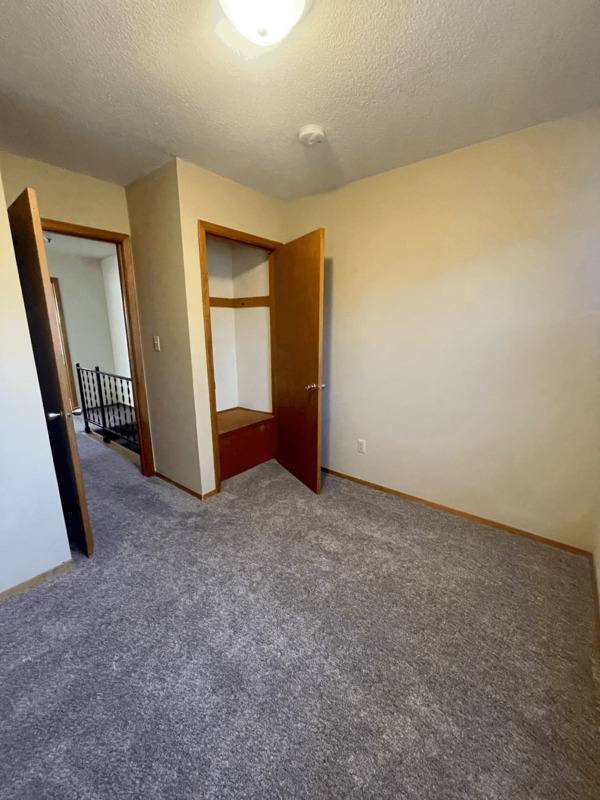 Apartment for rent at 2717 O Ave NW, Cedar Rapids, IA 52405