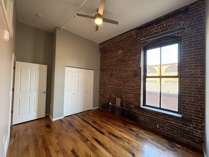 Apartment for rent at 116 N 5th St #205, Burlington, IA 52601