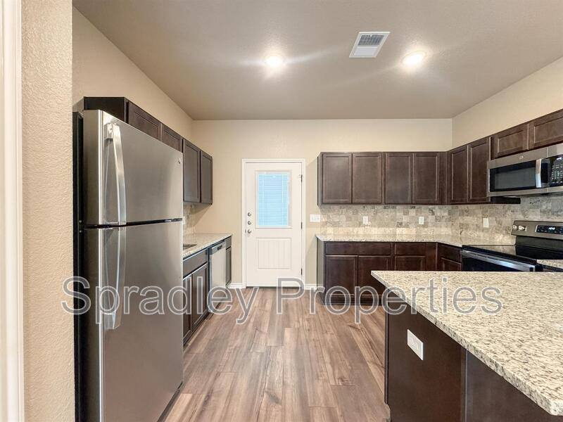 Apartment for rent at 1080A Hibiscus Dr, Belton, TX 76513
