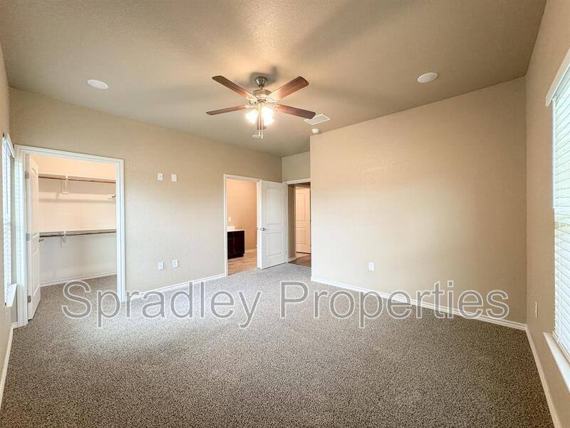 Apartment for rent at 1080A Hibiscus Dr, Belton, TX 76513