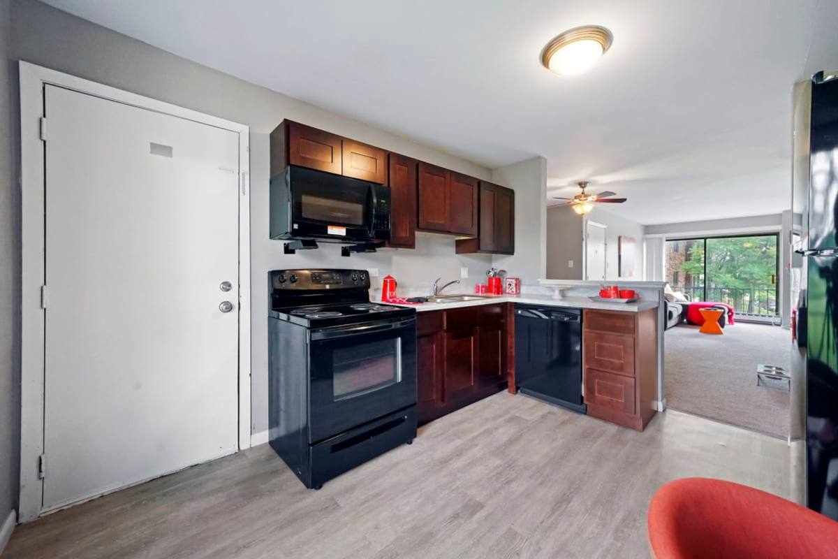 Apartment for rent at 148 Gladstone Dr, Glendale Heights, IL 60139