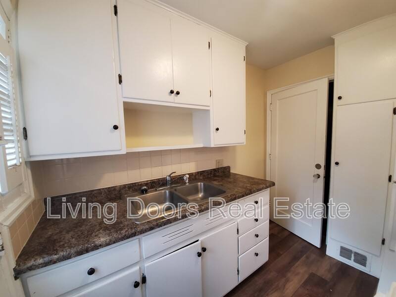 Apartment for rent at 314 S 47th St, Lincoln, NE 68510