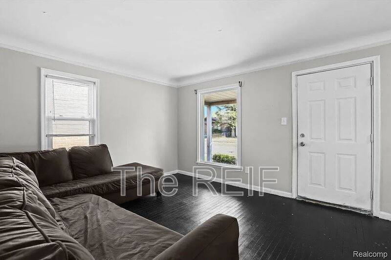 House for rent at 20045 Greenlawn St, Detroit, MI 48221