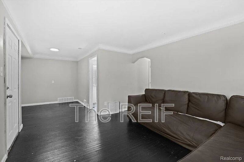 House for rent at 20045 Greenlawn St, Detroit, MI 48221