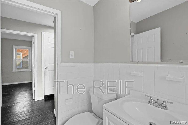 House for rent at 20045 Greenlawn St, Detroit, MI 48221