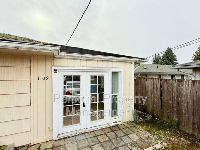 Townhouse for rent at 1102 G St, Washougal, WA 98671