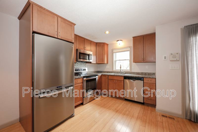 Townhouse for rent at 6 Pleasant St #C8, Hooksett, NH 03106
