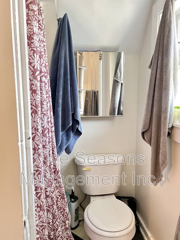 Apartment for rent at 19 Grant St #6, Burlington, VT 05401
