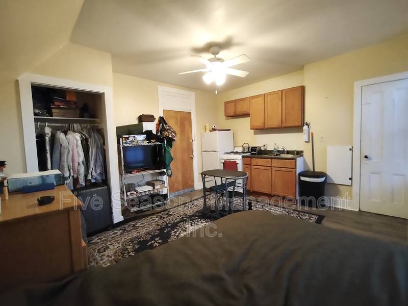 Apartment for rent at 19 Grant St #6, Burlington, VT 05401