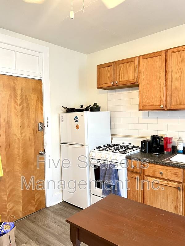 Apartment for rent at 19 Grant St #6, Burlington, VT 05401