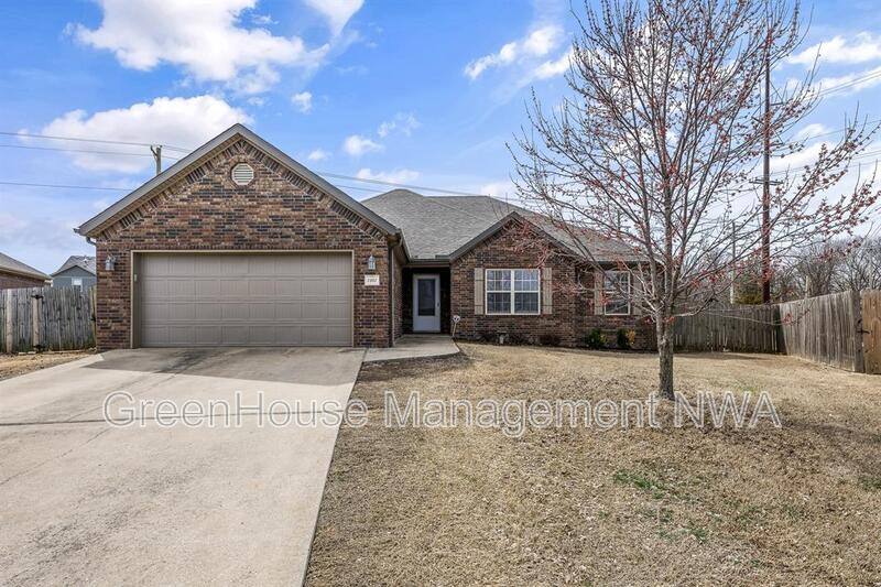 House for rent at 2907 SW Tanglewood Ave, Bentonville, AR 72712