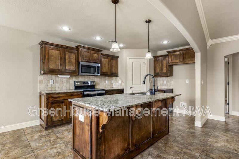 House for rent at 2907 SW Tanglewood Ave, Bentonville, AR 72712