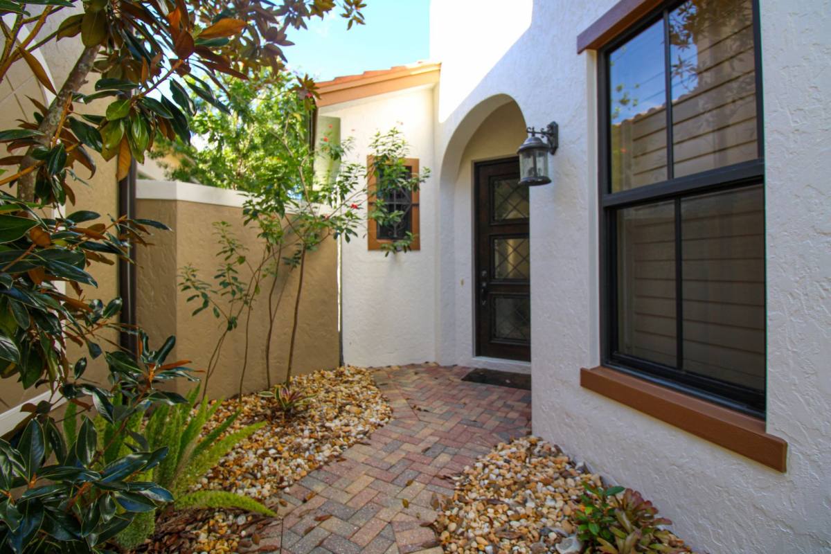 House for rent at 8000 Cordoba Place, Naples, FL 34113