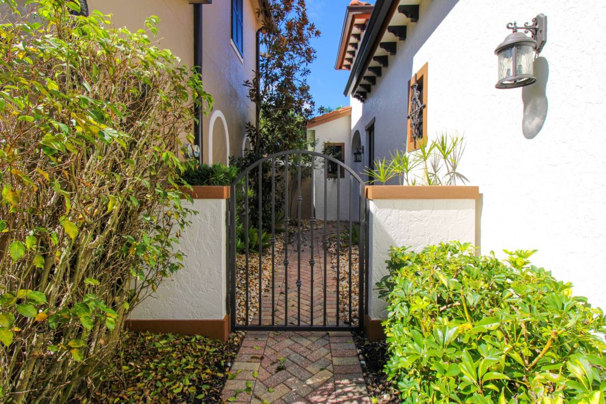 House for rent at 8000 Cordoba Place, Naples, FL 34113