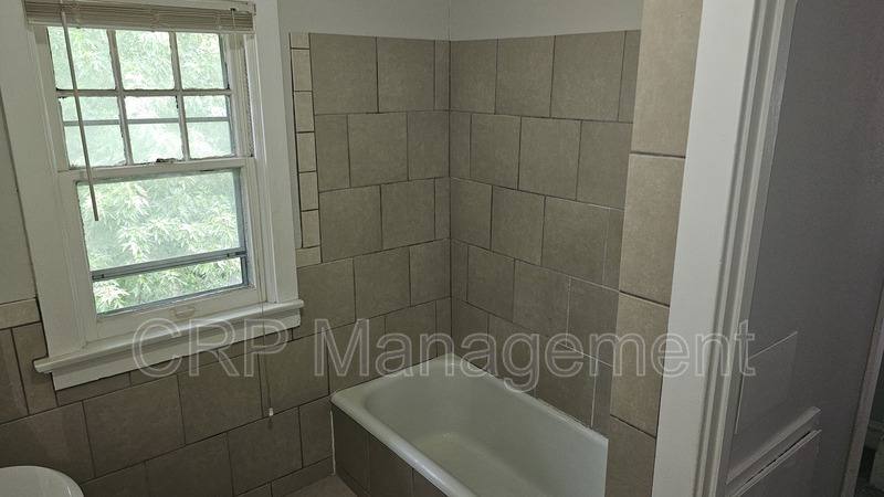 Apartment for rent at 6827 Melrose, Saint Louis, MO 63130