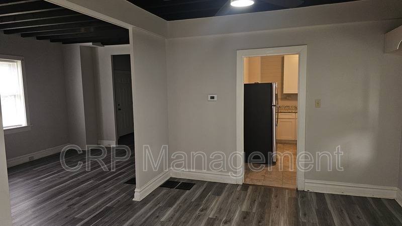 Apartment for rent at 6827 Melrose, Saint Louis, MO 63130