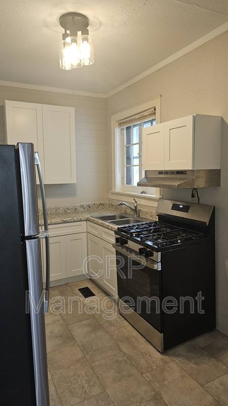 Apartment for rent at 6827 Melrose, Saint Louis, MO 63130