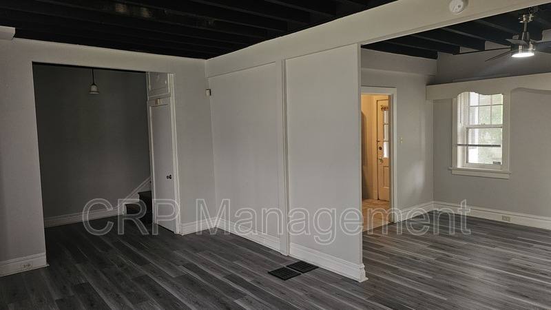 Apartment for rent at 6827 Melrose, Saint Louis, MO 63130