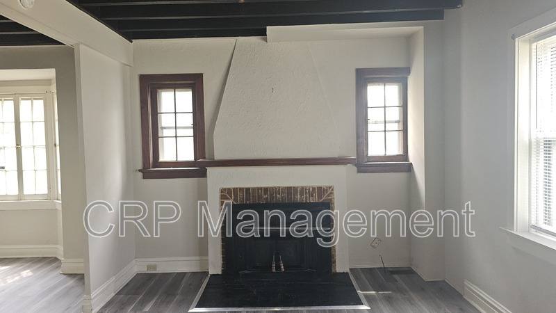 Apartment for rent at 6827 Melrose, Saint Louis, MO 63130