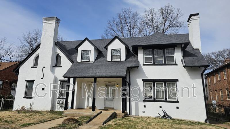 Apartment for rent at 6827 Melrose, Saint Louis, MO 63130