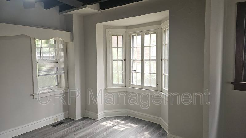 Apartment for rent at 6827 Melrose, Saint Louis, MO 63130