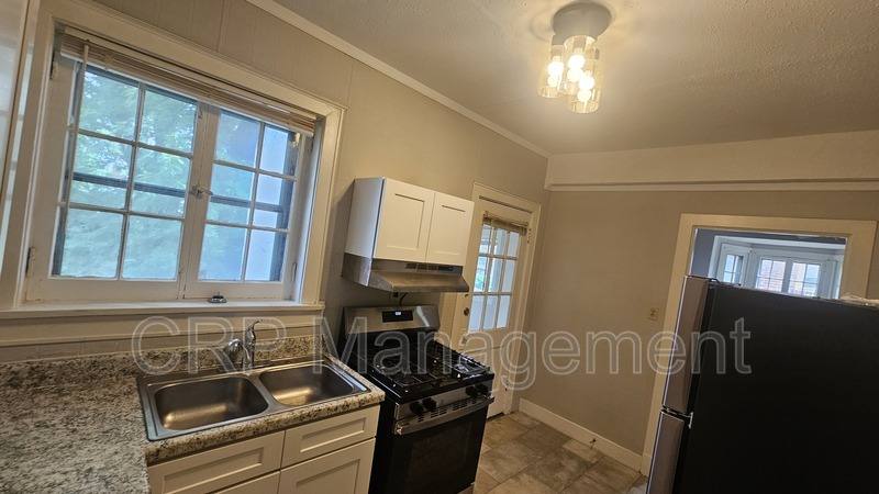 Apartment for rent at 6827 Melrose, Saint Louis, MO 63130