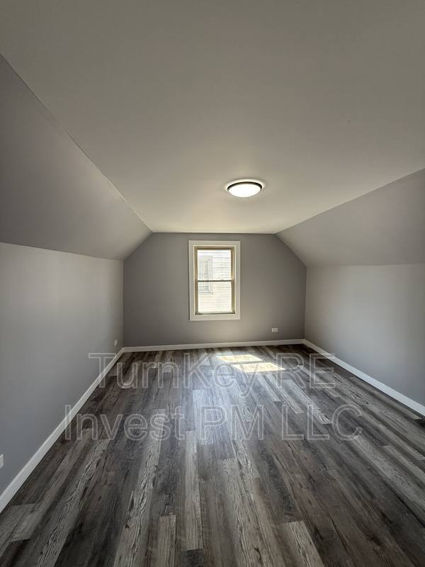 House for rent at 18343 Oakwood Ave #1, Lansing, IL 60438