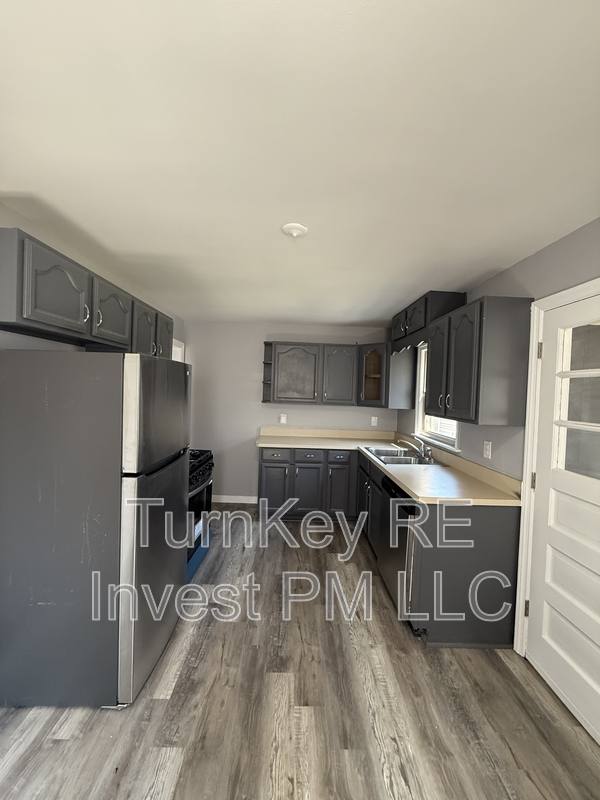 House for rent at 18343 Oakwood Ave #1, Lansing, IL 60438