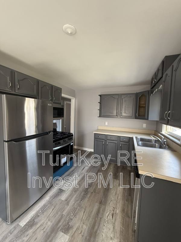 House for rent at 18343 Oakwood Ave #1, Lansing, IL 60438