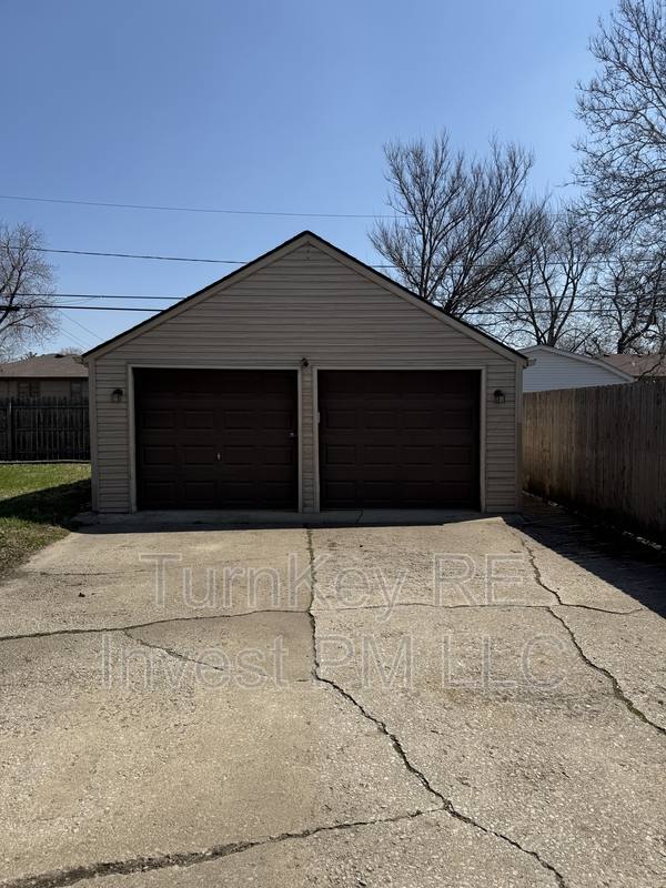 House for rent at 18343 Oakwood Ave #1, Lansing, IL 60438