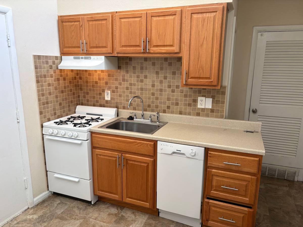 Apartment for rent at 1100-62 Midland, 1101-63 Purdue, Saint Louis, MO 63130