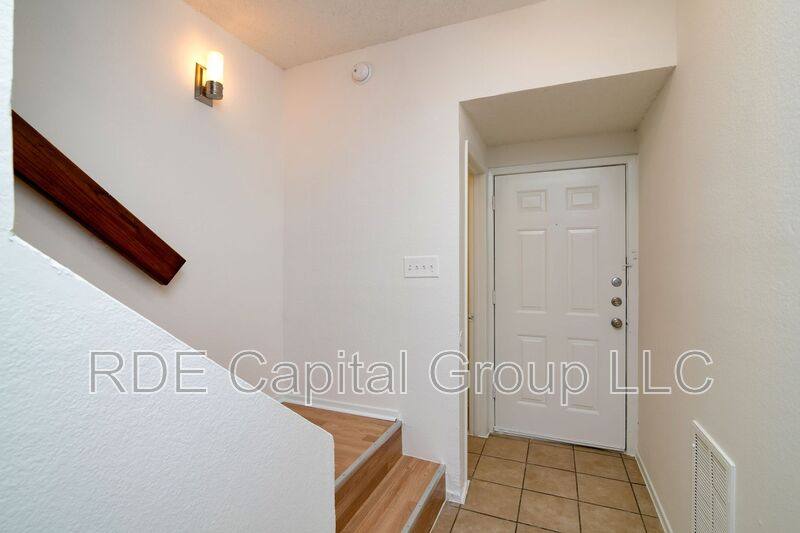 Apartment for rent at 5407B Chimney Rock Rd, Fort Worth, TX 76112
