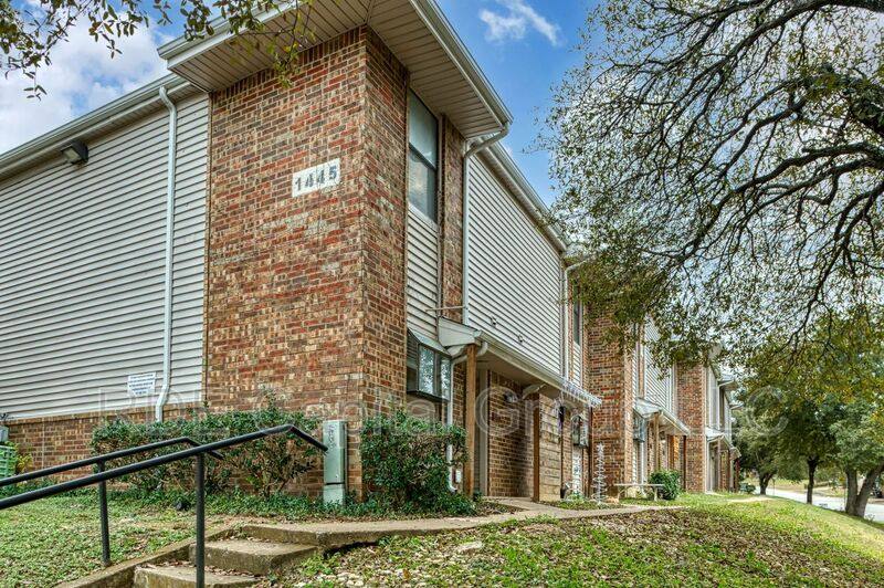 Apartment for rent at 5407B Chimney Rock Rd, Fort Worth, TX 76112