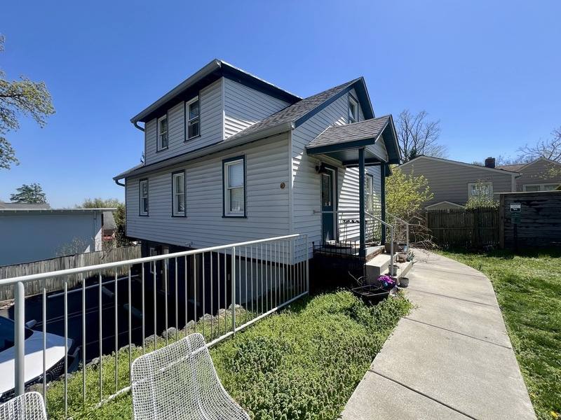 Apartment for rent at 4124 Lee Highway 2, Arlington, VA 22207