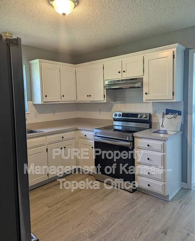 House for rent at 3227 Park Ave, Kansas City, MO 64109