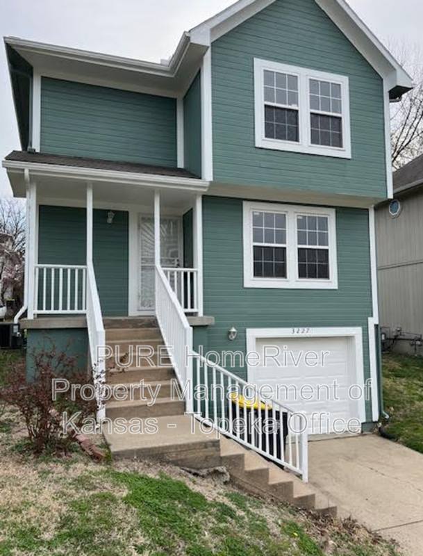 House for rent at 3227 Park Ave, Kansas City, MO 64109
