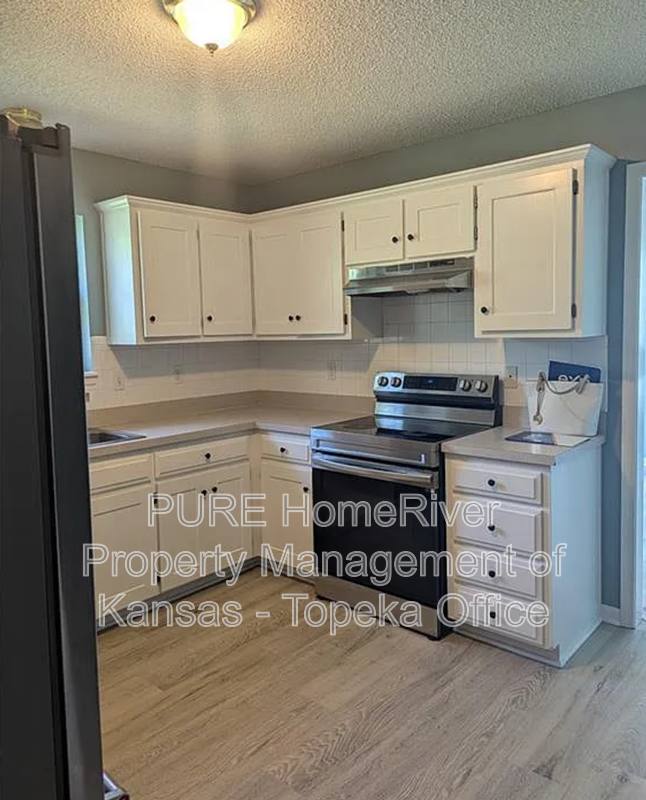 House for rent at 3227 Park Ave, Kansas City, MO 64109