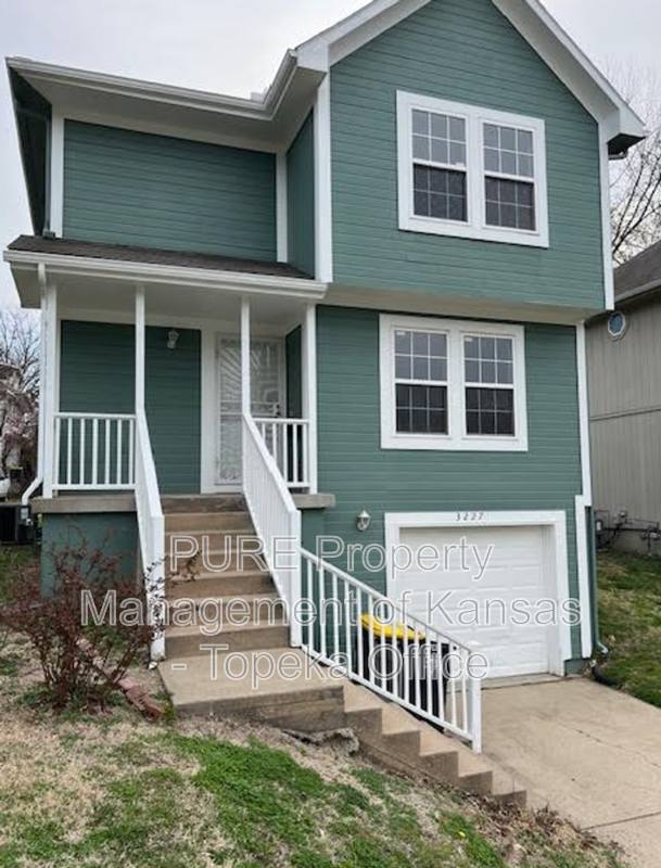 House for rent at 3227 Park Ave, Kansas City, MO 64109