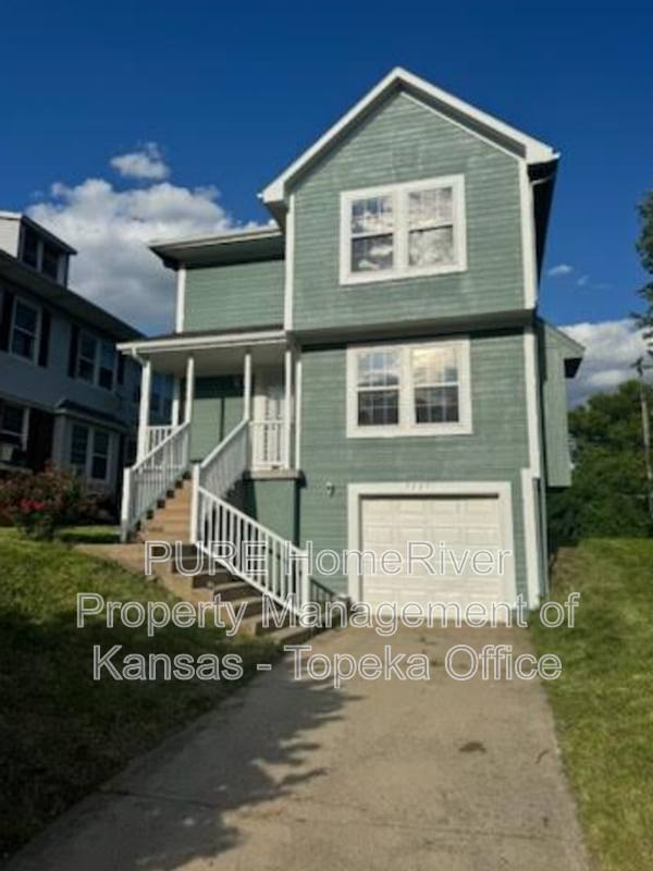 House for rent at 3227 Park Ave, Kansas City, MO 64109